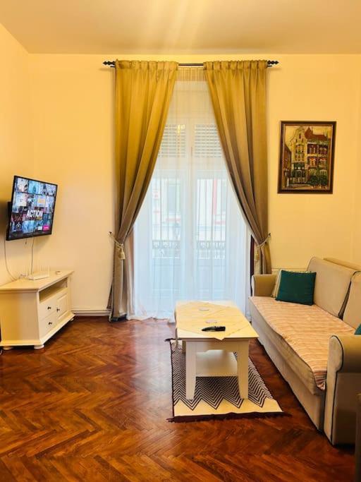 Hidden Gem In The Old Town Apartment ทิมิชัวรา ภายนอก รูปภาพ